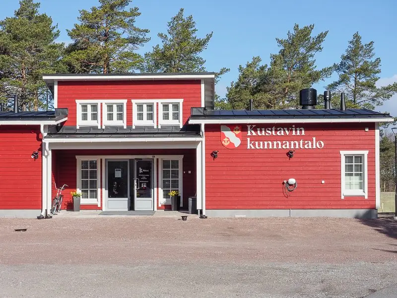 Punainen kyläkauppa Kustavissa.