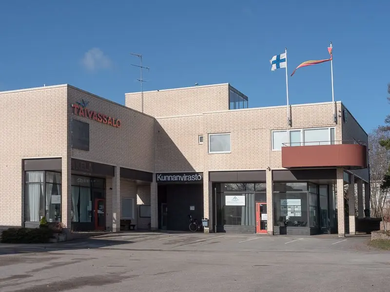 Taivassalon paloaseman rakennus.